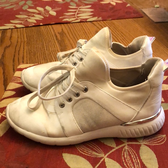 White Runners - Picture 2 of 3